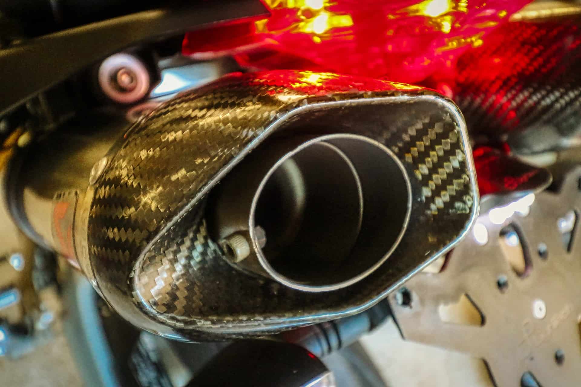 close up exhaust