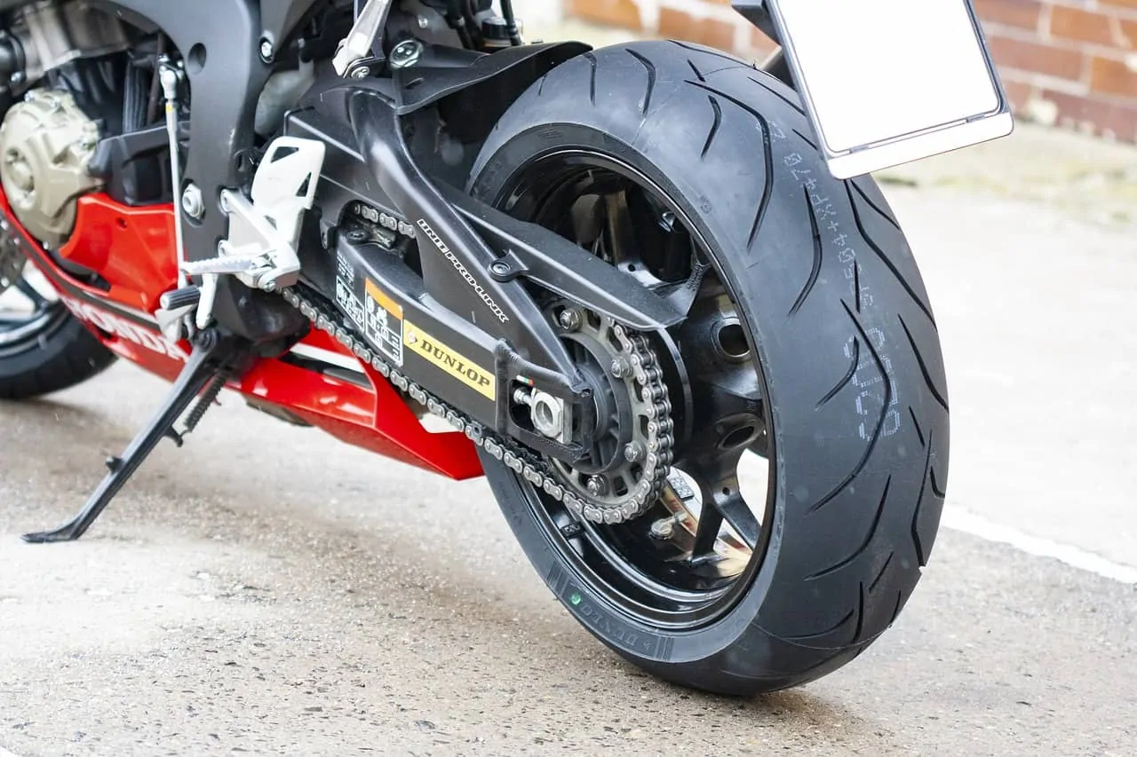 cruiser motorcycle tires